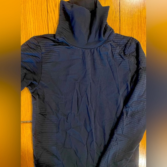 Athleta Flurry Blizzard Rib Turtleneck, black, size medium - Picture 4 of 5